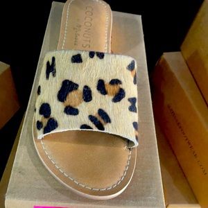 Animal print slide leopard print, cowhair, tiki sandals